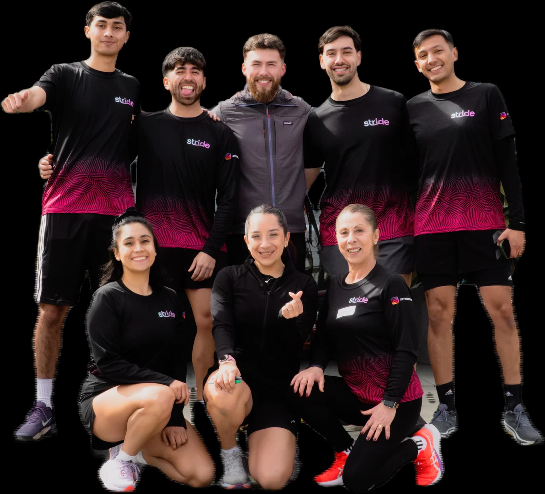 El equipo de STRIDE con la polera del club, frente al Starbucks de San Pedro, después de un Social Run